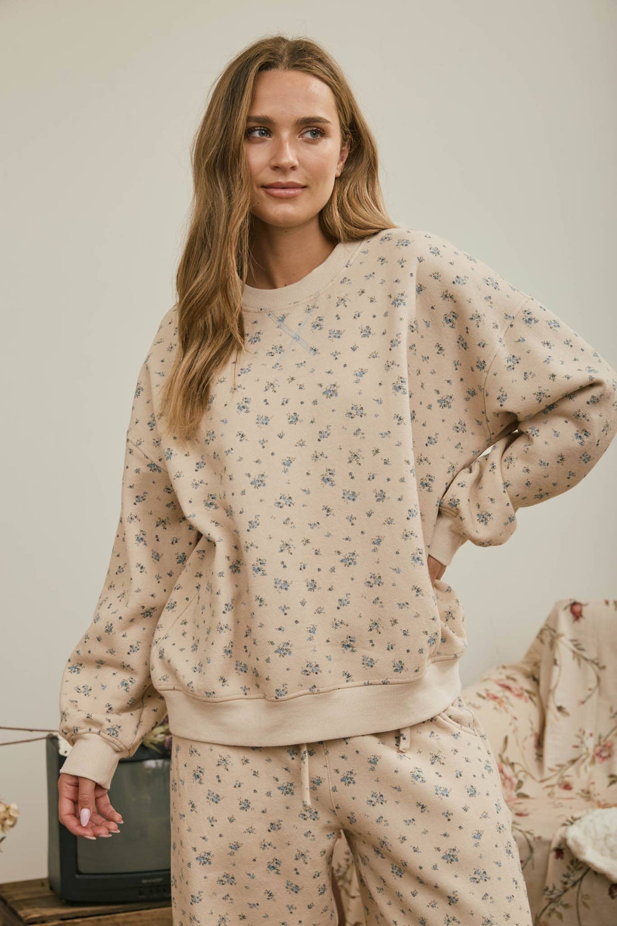 DITSY FLORAL KHAKI BOXY CREW NECK SWEATSHIRT